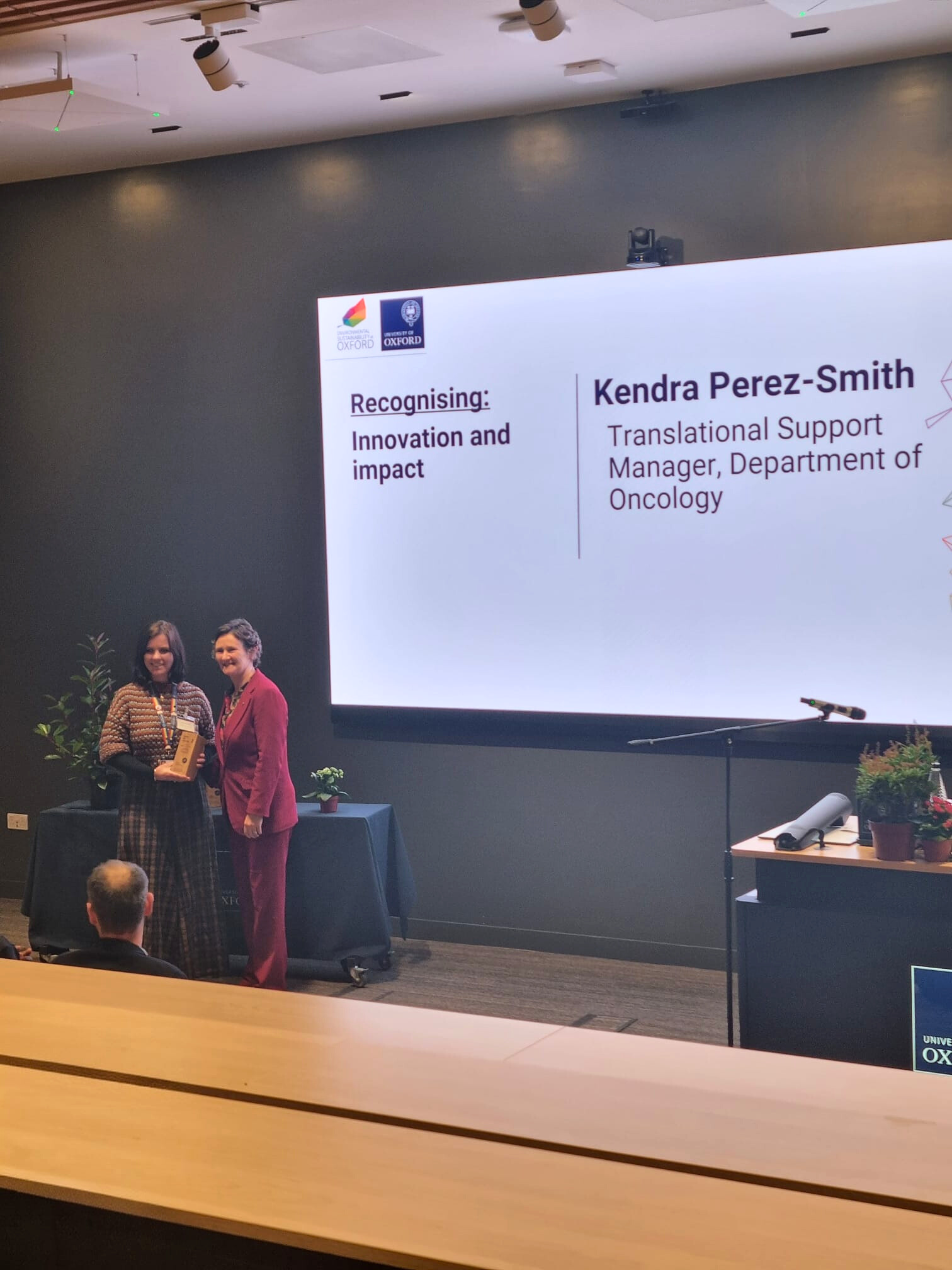 Kendra Perez-Smith receives sustainability award at the LEAF Ox Forum 2025