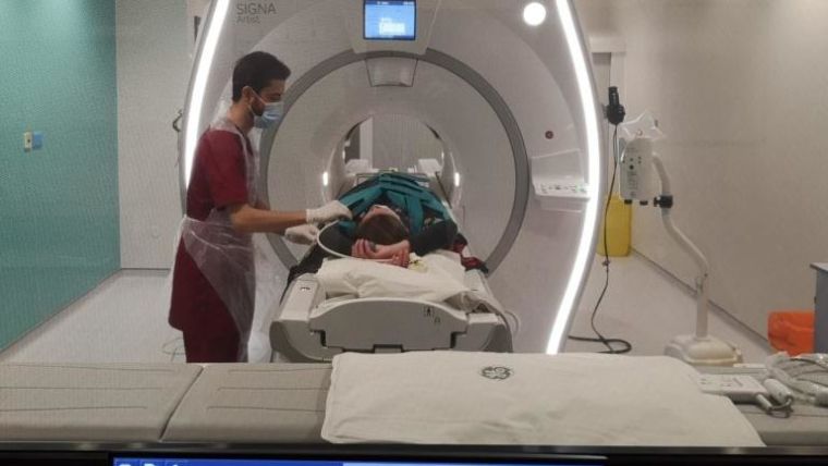 An MRI scanner at the Churchill Hospital, where participants in the EXPLAIN study inhale hyperpolarised xenon to observe gas transfer from lungs to bloodstream